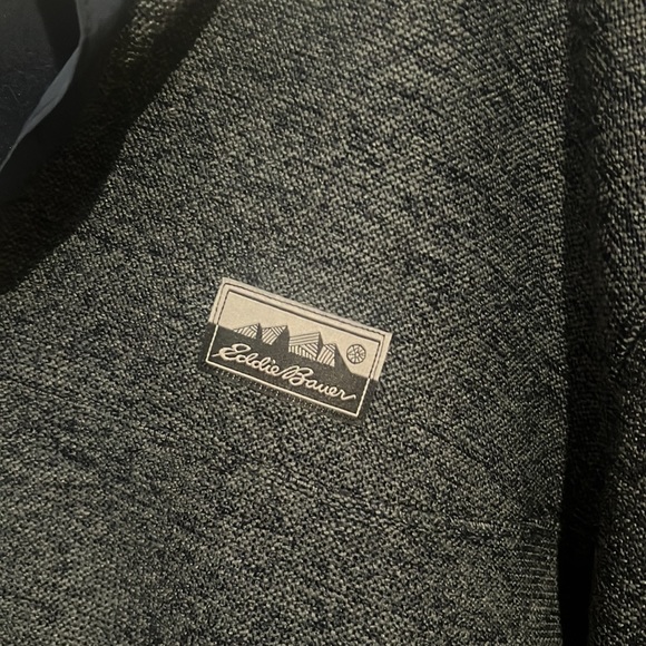 Men’s Eddie Bauer  blue sweater, fleece size, small with pockets new - Picture 6 of 9